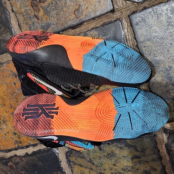 Nike Kyrie 2 Boys Size 7 Black History Month Edition Shoes Sneakers - Picture 4 of 8